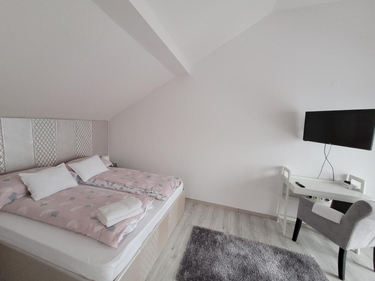Martina Apartman Gyula Exterior foto